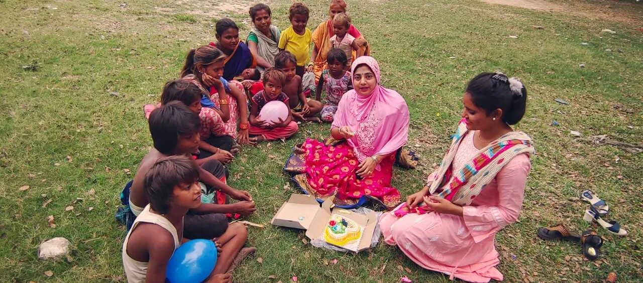 অভিনব পদ্ধতিতে ও অভিনব ভাবনায় জন্মদিন পালন করলো লেখিকা !