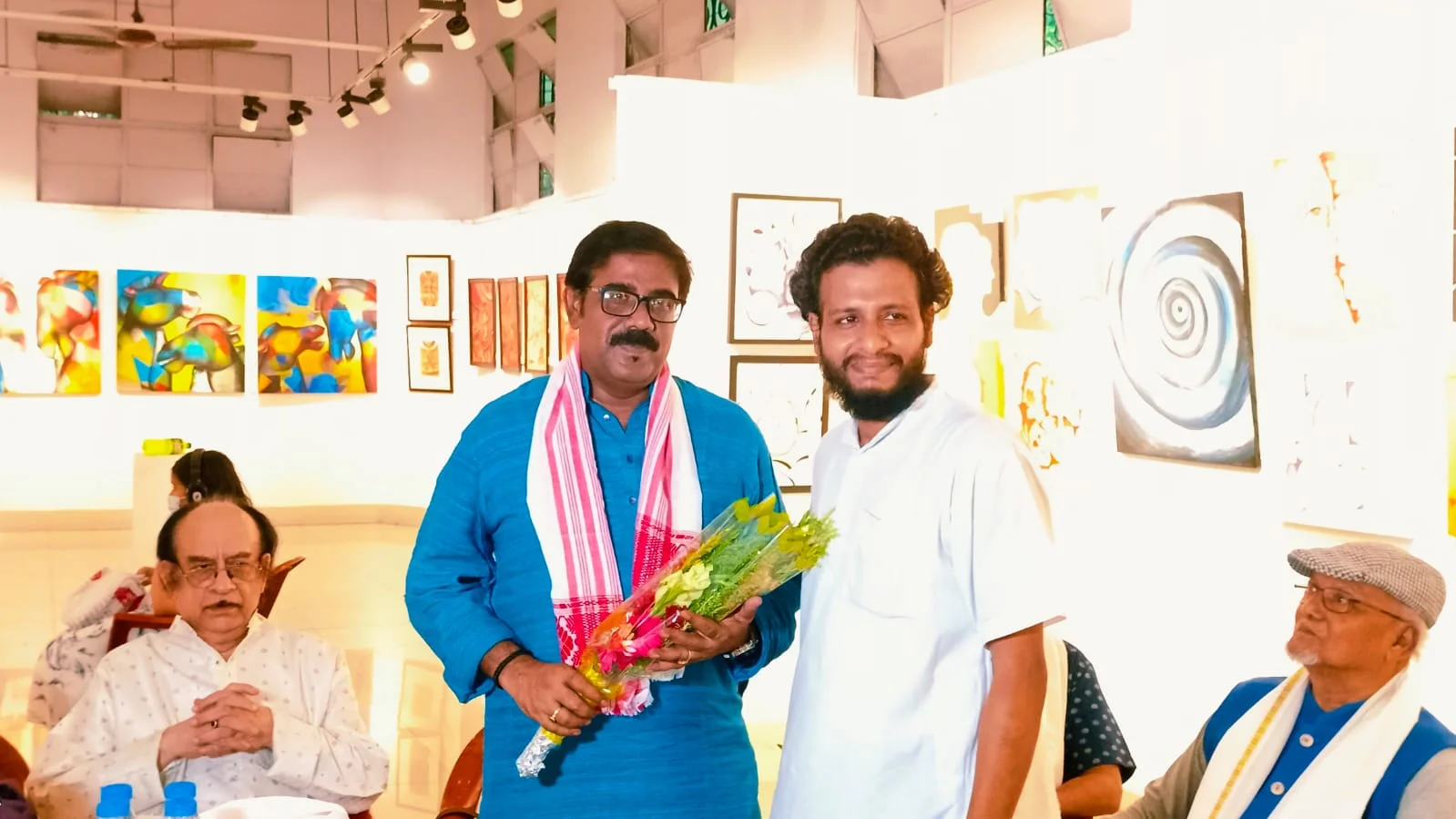 বিশিষ্ট শিল্পীদের সমাবেশে 'অ্যাকাডেমি অফ ফাইন আর্টসে' শুরু চিত্রকলা প্রদর্শনী