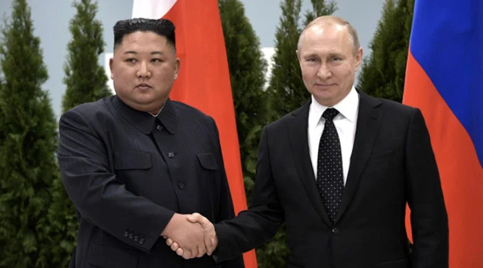 ‘পাশে আছি’ - পুতিনকে চিঠি কিমের