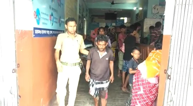 চুরি করতে এসে, হাতেনাতে পাকড়াও চোর