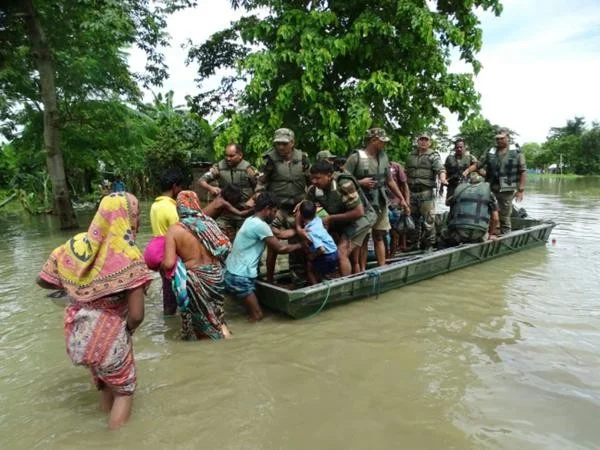 বন্যায় বিপর্যস্ত অসম, মৃত ৮, প্রায় ২ লক্ষ মানুষ গৃহহীন