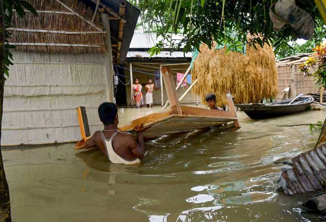 বন্যায় বিপর্যস্ত অসম, মৃত ৮, প্রায় ২ লক্ষ মানুষ গৃহহীন