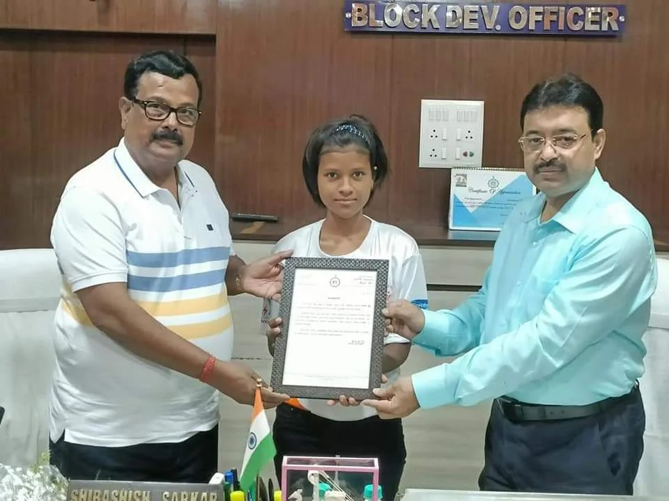 ভারতের জাতীয় মহিলা ফুটবল দলে সুযোগ বীরভূমের পাপিয়া মুর্মুর, শুভেচ্ছাবার্তা মুখ্যমন্ত্রীর