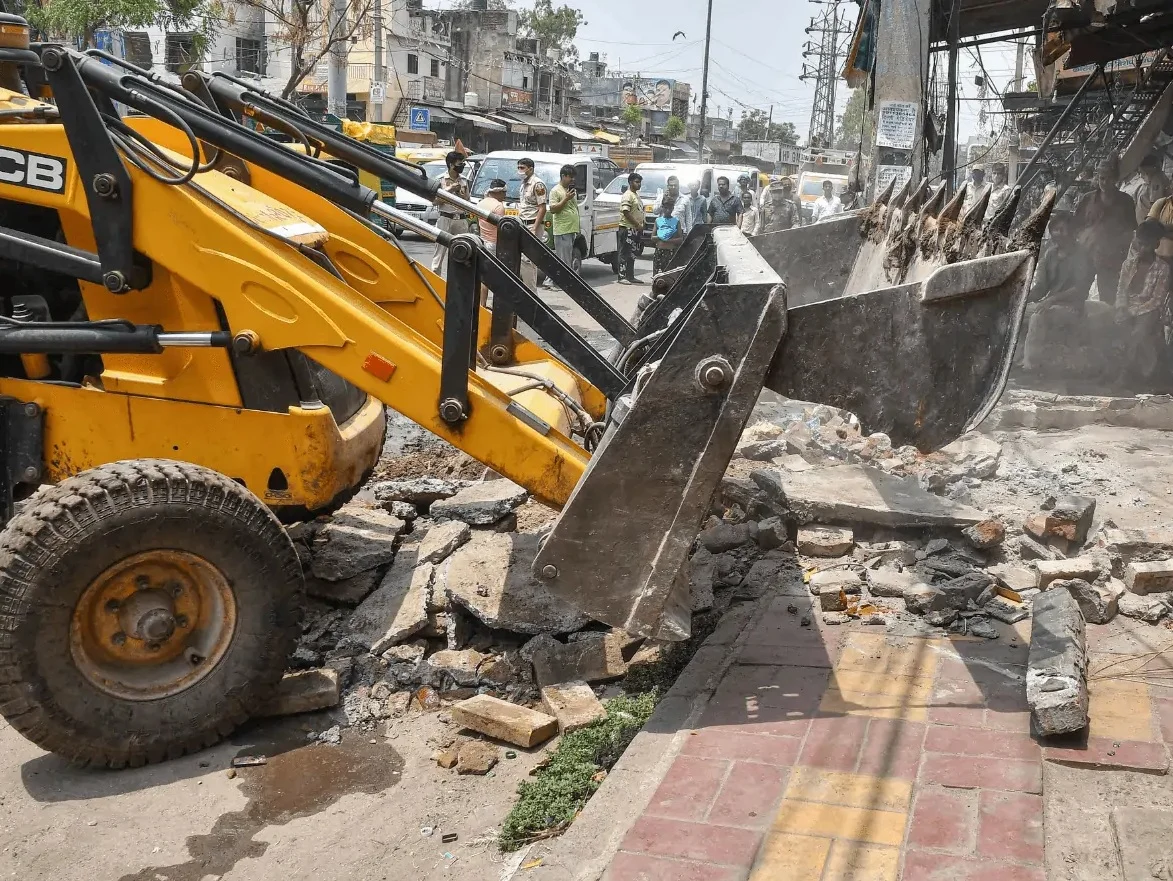 দলিত বিয়েকে ঘিরে রণক্ষেত্র মধ্যপ্রদেশ, অভিযুক্তদের নামে 'অবৈধ নির্মাণ' খাড়া করে গুড়িয়ে দেওয়া হল ৪৮টি বাড়ি