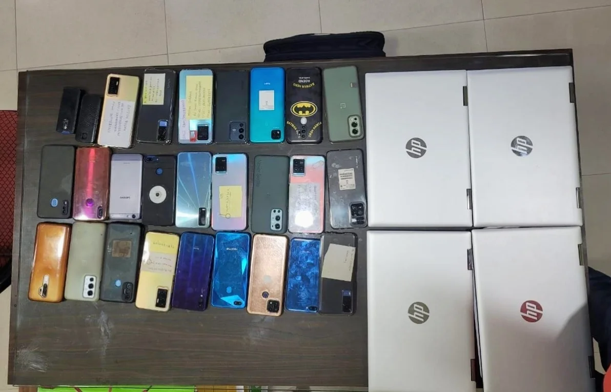 রাজারহাটে বেটিং চক্রের পর্দাফাঁস, পাকড়াও ১৩