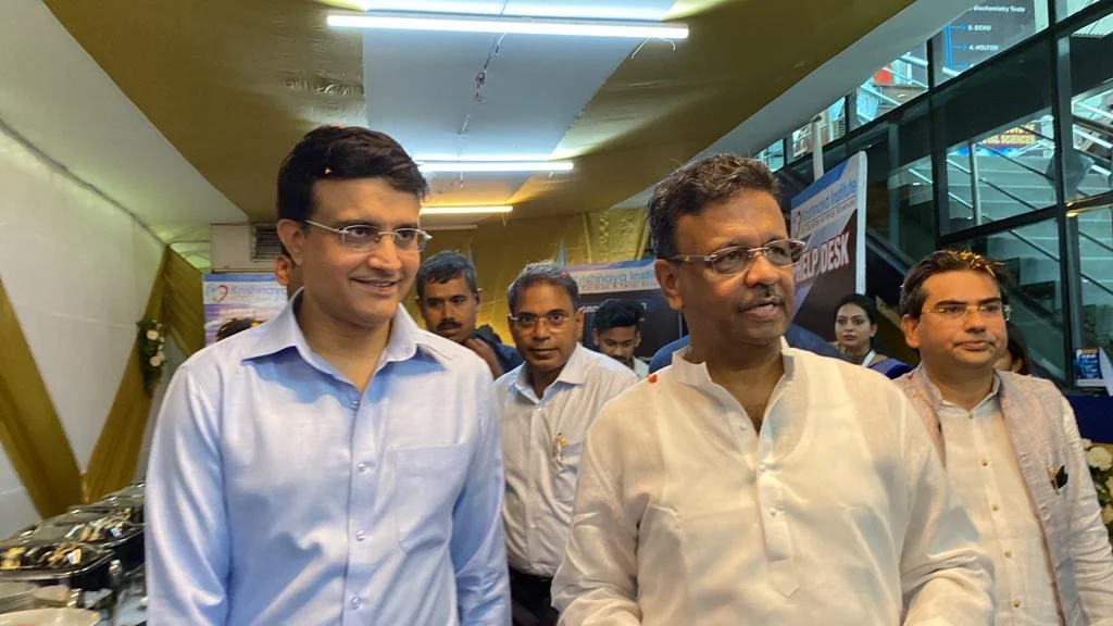 'দিদি আমার খুব প্রিয় একজন মানুষ',মুখ্যমন্ত্রীর প্রশংসায় পঞ্চমুখ সৌরভ