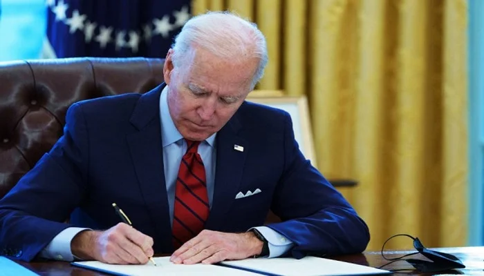 ইউক্রেনকে ৪০ বিলিয়ন ডলার সহায়তা আমেরিকার