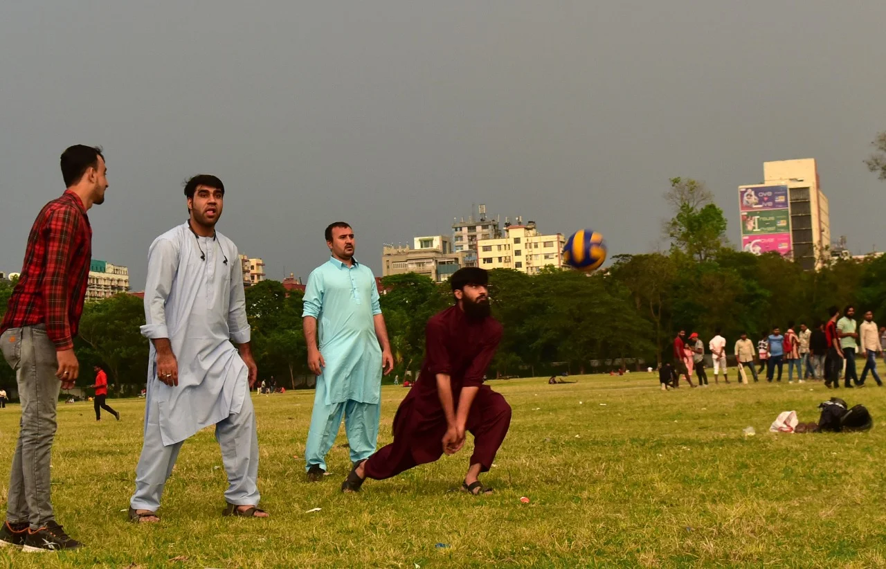 কলকাতা ময়দানে উৎসবের আমেজে সপরিবার আফগানরা, লেন্সবন্দি কিছু মূহুর্ত