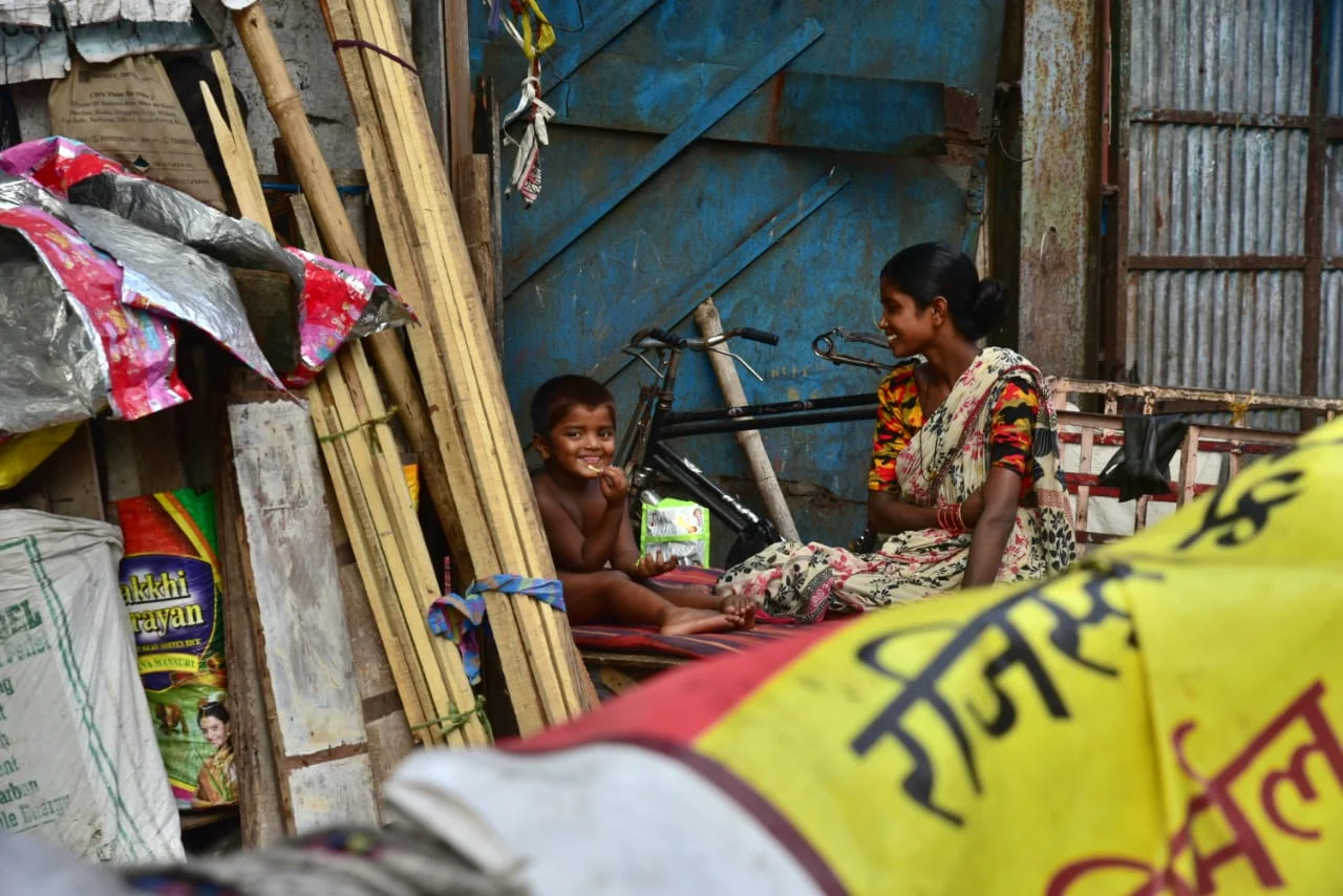 মাতৃত্বের চিরকালীন আবেদন, কলকাতার রাজ পথে লেন্সবন্দি মূহুর্তরা