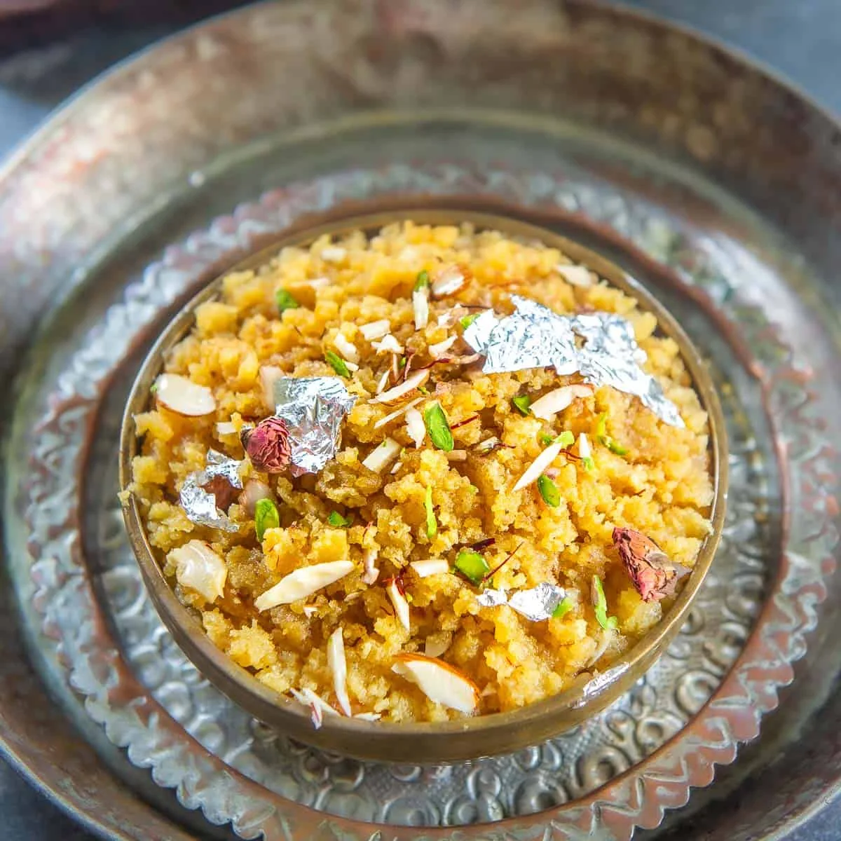 অল্প সময়ে বানিয়ে ফেলুন মুগ ডালের হালুয়া !