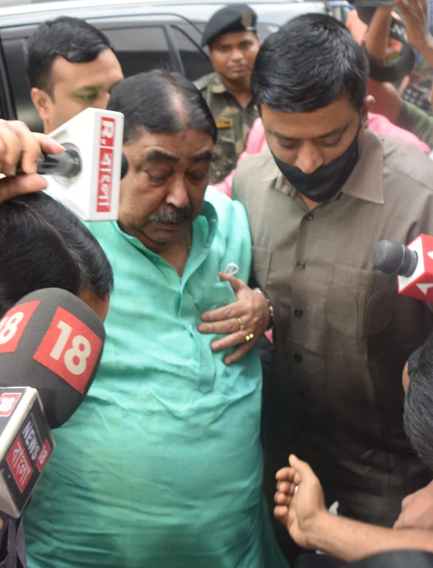 ৭ পাতার ৩৬টি প্রশ্ন নিয়ে অনুব্রত'র মুখোমুখি সিবিআই, চলছে দ্বিতীয় দফার জেরা