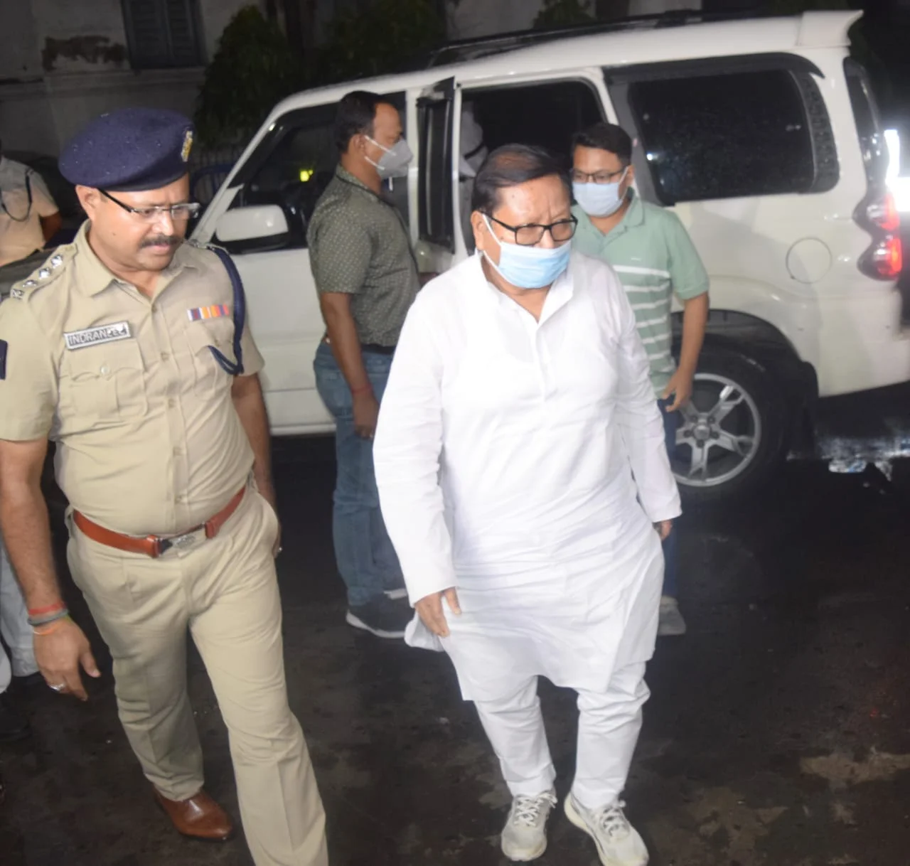 নিজাম প্যালেসে পরেশ অধিকারী, চলছে জিজ্ঞাসাবাদ