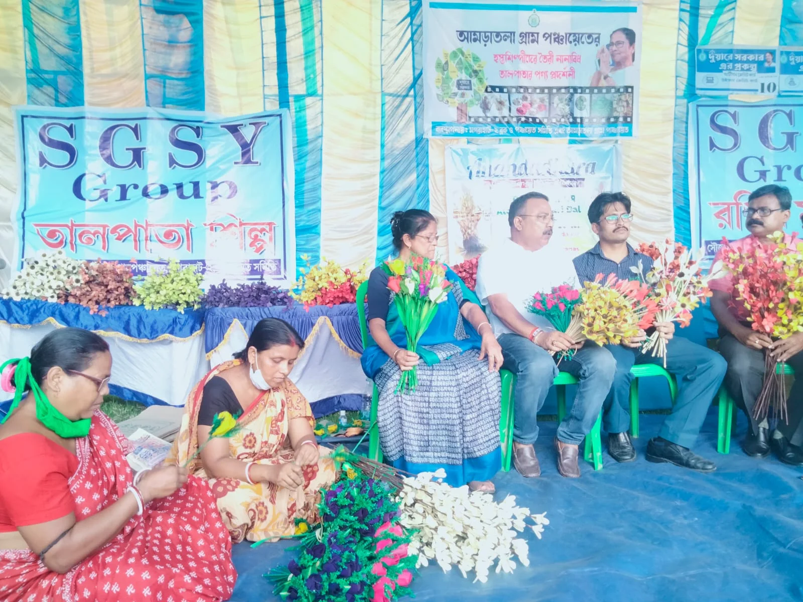 হস্তশিল্পের প্রসার ও বিপণনের উদ্যোগ মগরাহাট ২ ব্লকের