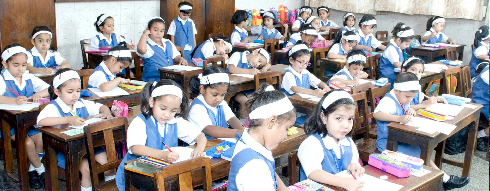 ইংরেজি মাধ্যম  স্কুলে পড়ুয়াদের ভর্তিতে ব্যাপক সাড়া