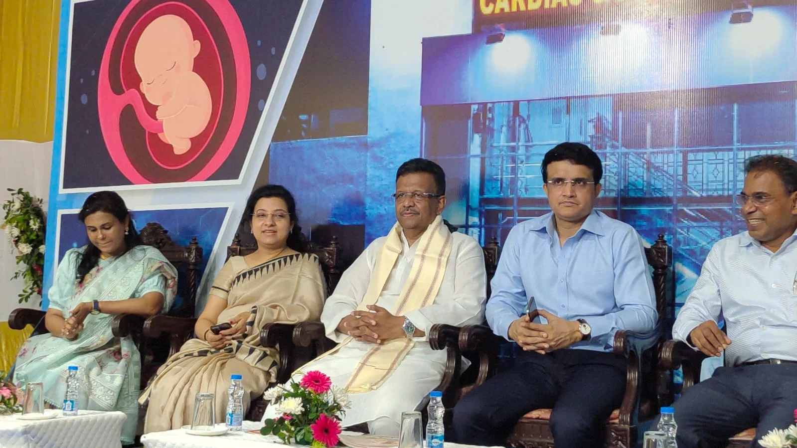 'দিদি আমার খুব প্রিয় একজন মানুষ',মুখ্যমন্ত্রীর প্রশংসায় পঞ্চমুখ সৌরভ