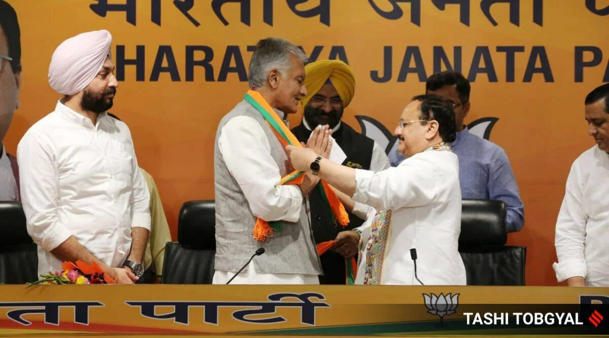 “আমাকে দল থেকে সরাতে পারেন কিন্তু মুখ বন্ধ করতে পারবেন না” বিজেপিতে যোগ দিয়ে বললেন সুনীল জাখর