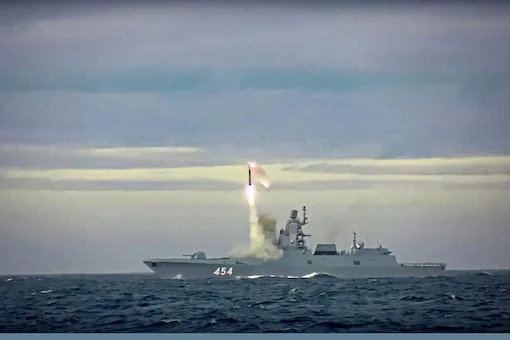 শব্দের চেয়ে ১০ গুন দ্রুত:  ‘অপরাজেয়’ জিরকন ক্ষেপণাস্ত্র ছুড়ল রাশিয়া