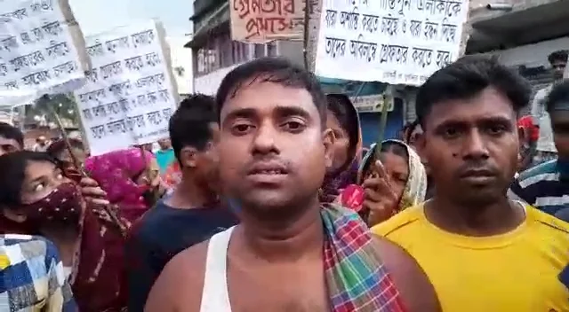 মগরাহাটে শ্যুট আউটের ঘটনায় অভিযুক্তদের গ্রেফতারের দাবি জানিয়ে পথ অবরোধ