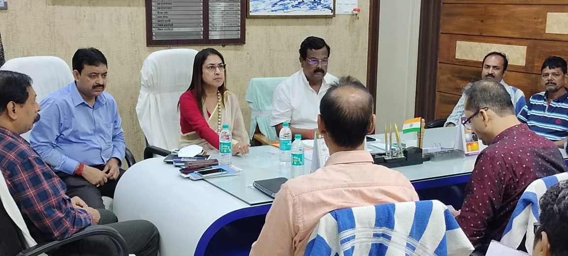 সিউড়ির রেলের ওভার ব্রীজ নির্মাণ দ্রুত শেষ করতে ফের উদ্যোগী হলেন সাংসদ শতাব্দি রায়