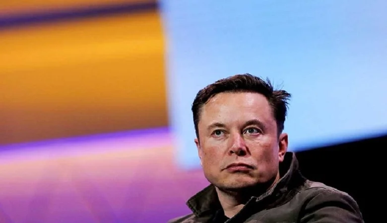 বিমানবালাকে যৌন হয়রানির অভিযোগ অস্বীকার মাস্কের