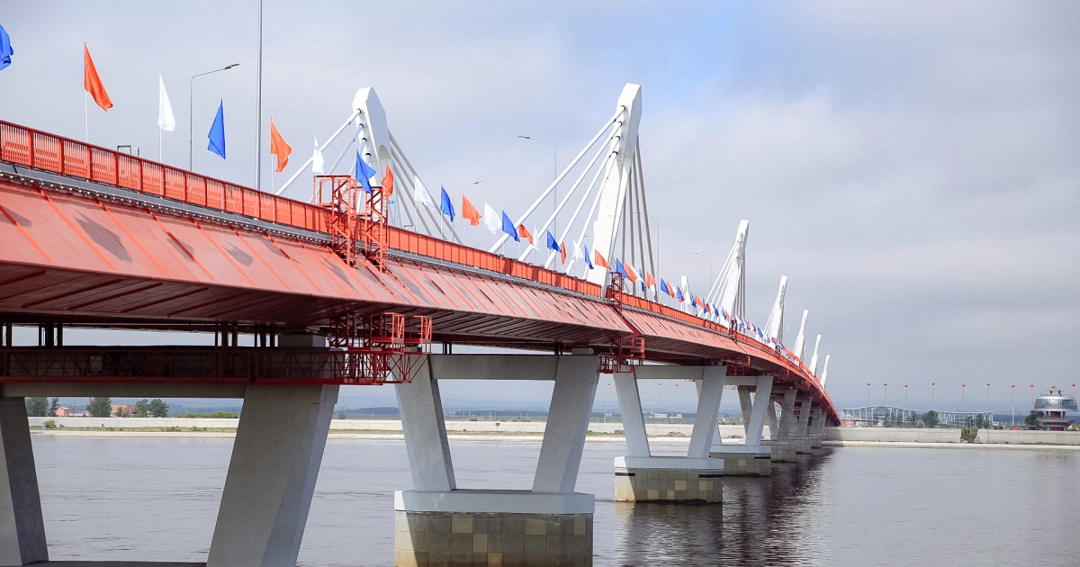 রাশিয়াও চিনের মধ্যে নয়া সেতু চালু, গভীর হচ্ছে সম্পর্ক