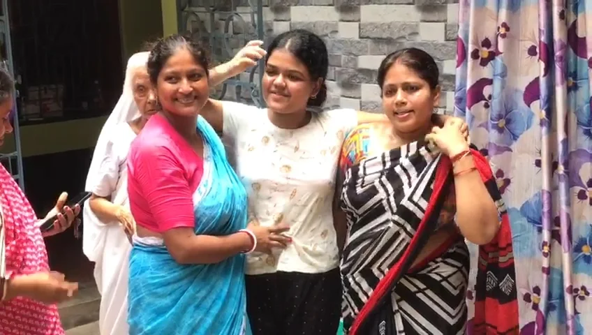 মেধাতালিকায় সপ্তম ডায়মন্ড হারবার হাইস্কুলের চন্দ্রিমা মণ্ডল