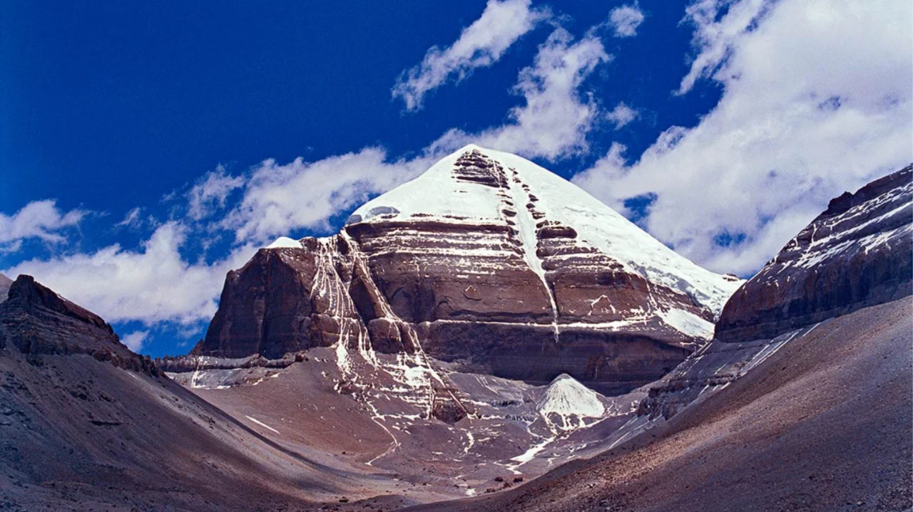 ভারত-চিন সীমান্ত লাগোয়া নভিদংয়ে তপস্যায় বসেছেন এক মহিলা, কারন জানলে চোখ উঠবে কপালে