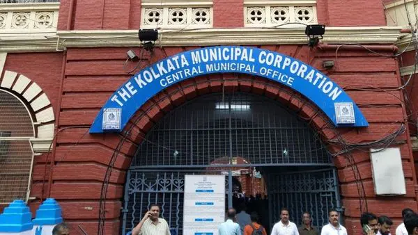 জন্ম-মৃত্যু শংসাপত্র: হয়রানি ঘোচাতে হোয়াটসঅ্যাপ চ্যাটবটে বদল আনছে পুরসভা