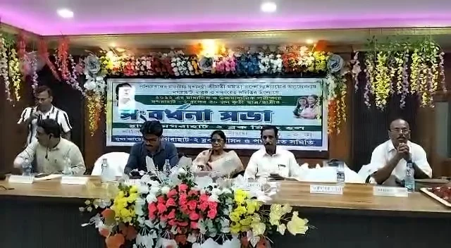 মগরাহাটের ২ নম্বর ব্লকের মাধ্যমিক, উচ্চমাধ্যমিকের কৃতী পড়ুয়াদের সম্বর্ধনা প্রদান