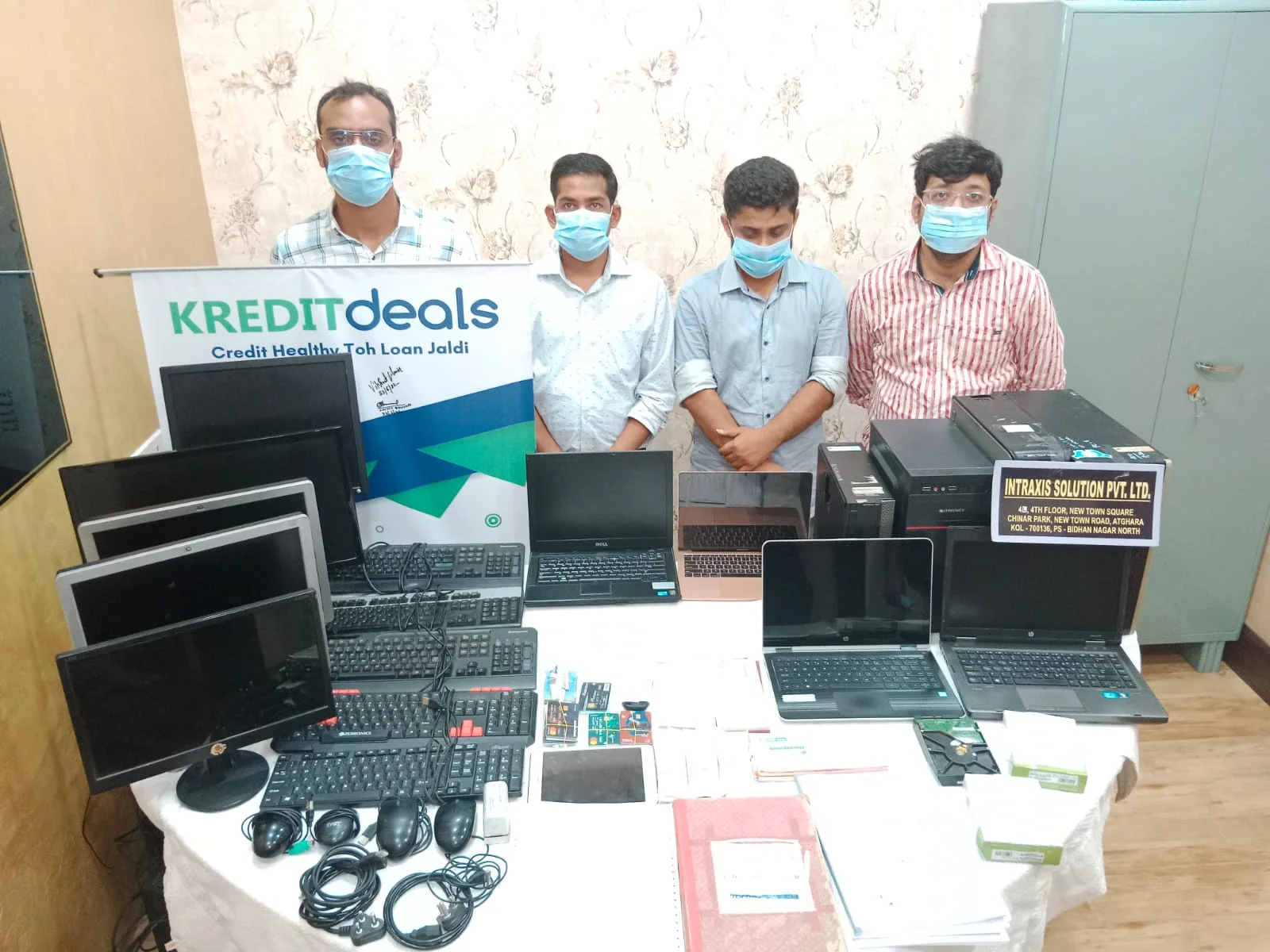 চিনারপার্কে ভুয়ো কল সেন্টার, ধৃত ৪