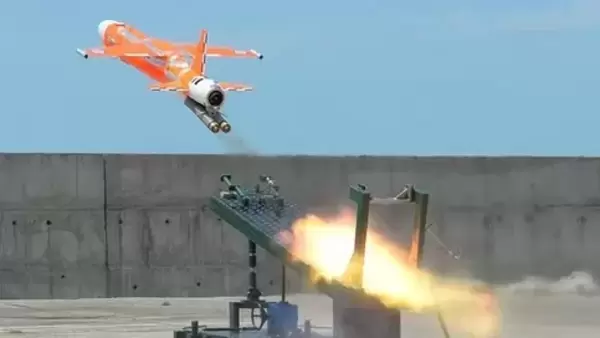 হাইস্পিড এক্সপেন্ডিবল এরিয়াল টার্গেট “ অভ্যাস” -এর  সফল উৎক্ষেপণ,   ডিআরডিও বিজ্ঞানীদের অভিনন্দন জানালেন  রাজনাথ