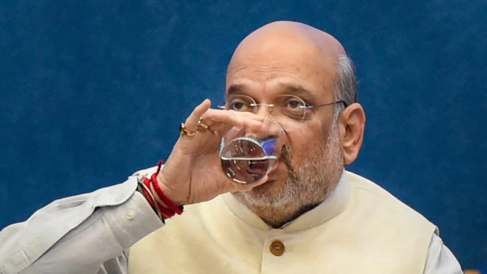 গরুপাচার কান্ডে এবার খোদ কেন্দ্রীয় স্বরাষ্ট্রমন্ত্রী অমিত শাহের বিরুদ্ধে দায়ের হল জনস্বার্থ মামলা