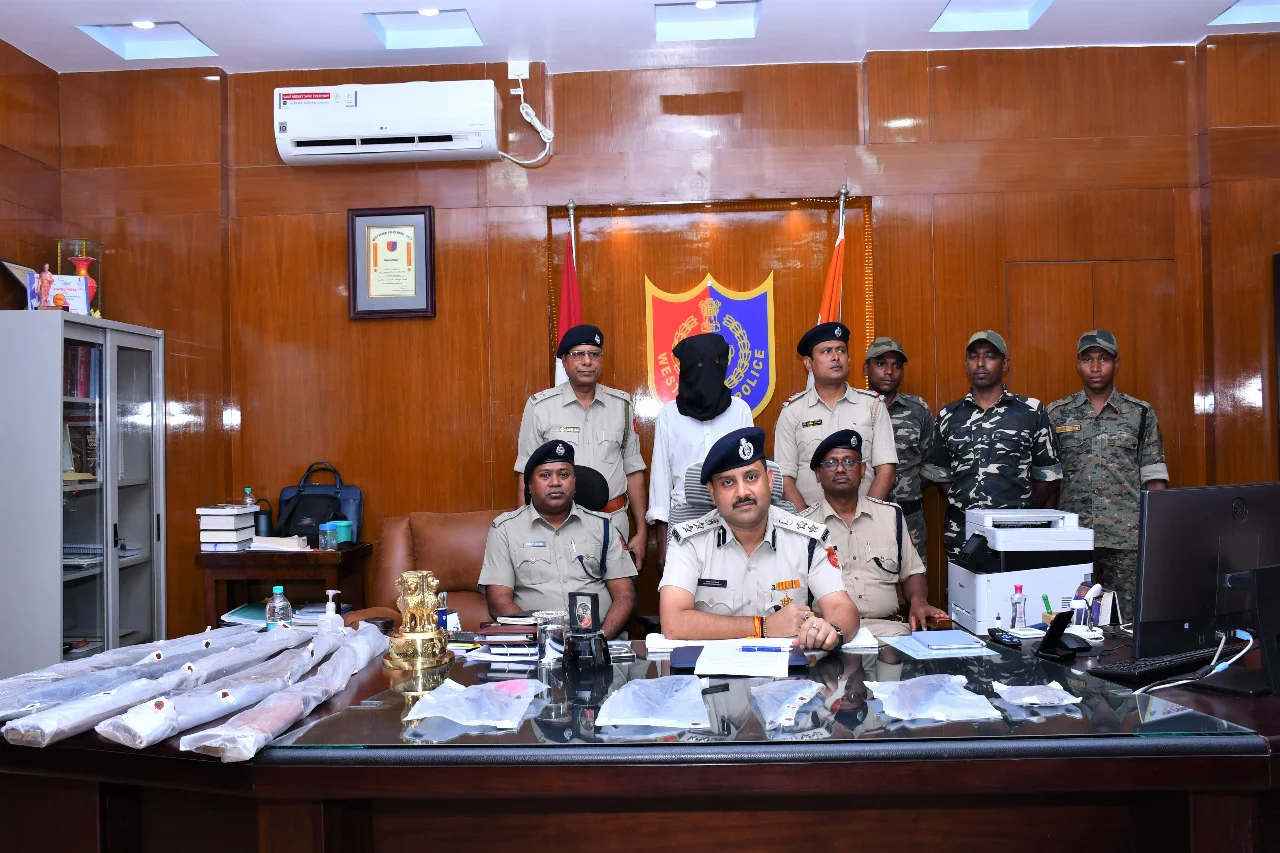 বিপুল পরিমাণ অস্ত্র সহ দুষ্কৃতী গ্রেফতার বীরভূমে