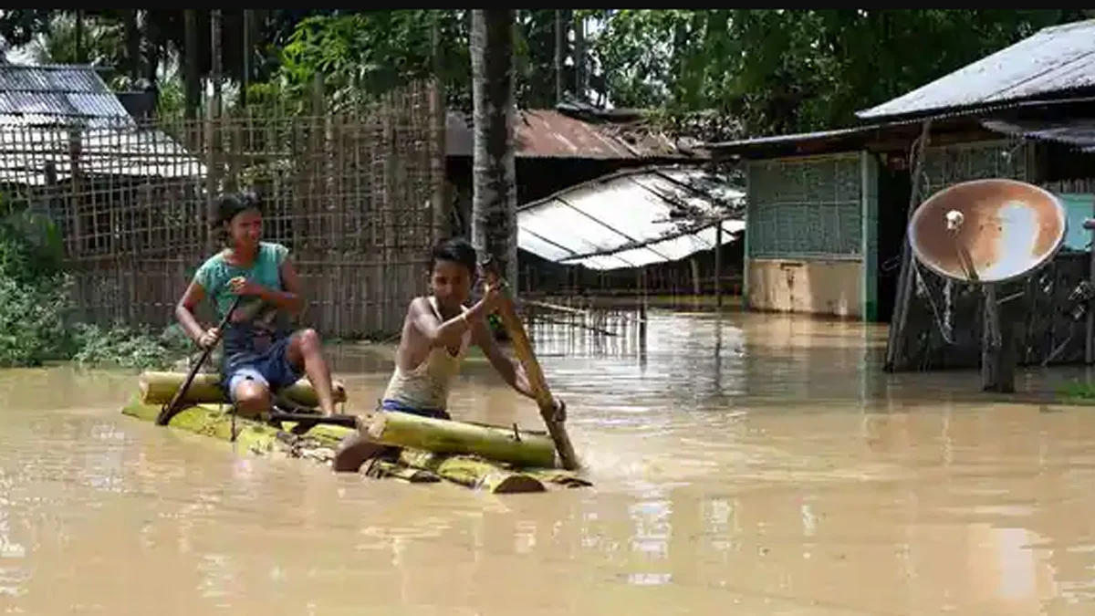 অসমে বন্যা পরিস্থিতির অবনতি ,উদ্ধারকার্য চালাচ্ছে সেনা