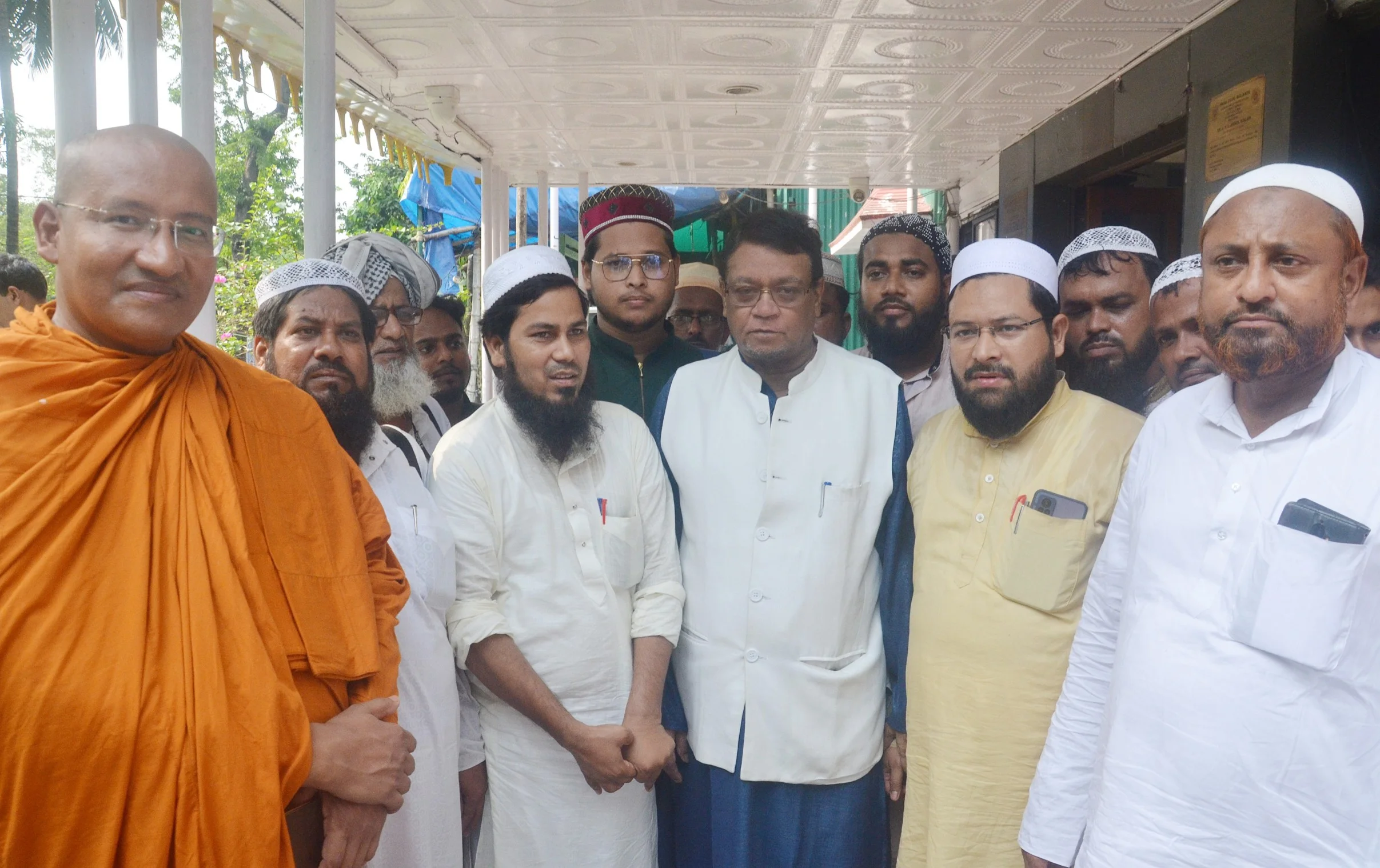 নবী সা.-এর শান্তির পথেই হোক আন্দোলন, বার্তা ইমামদের