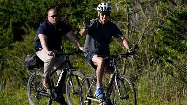 চিৎপটাং বাইডেন!