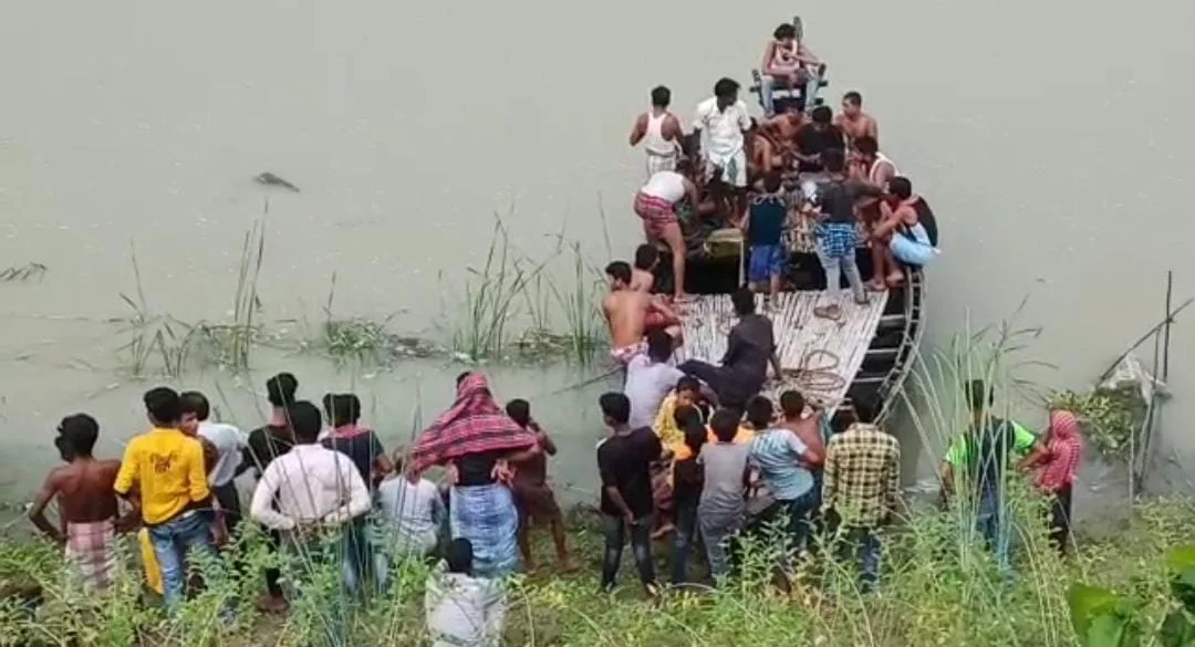 স্নান করতে গিয়ে গঙ্গায় তলিয়ে গেল এক শিশু মুর্শিদাবাদের সুতিতে