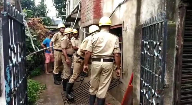 হাওড়ার সাঁতরাগাছিতে স্যানিটাইজার তৈরির কারখানায় আগুন