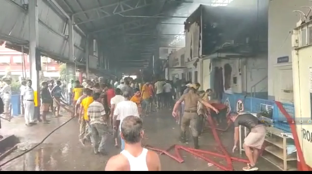 হাওড়ায় শালিমার বার্জার রং কোম্পানিতে ভয়াবহ অগ্নিকাণ্ড, অগ্নিদগ্ধ প্রায় ৩০ শ্রমিক