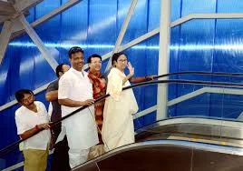 ইফতারে যাই, তাতে সমালোচনার কী আছে, প্রশ্ন মমতার