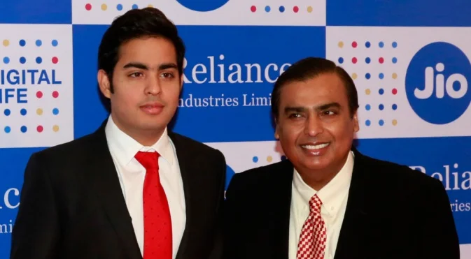 ইস্তফা মুকেশ আম্বানির, রিলায়েন্স জিও'র দায়িত্ব পুত্র আকাশের হাতে