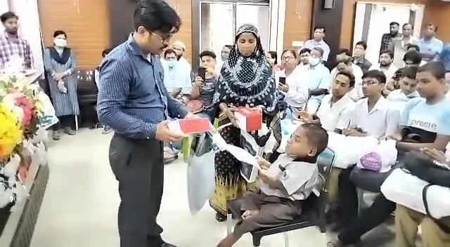 মগরাহাটের ২ নম্বর ব্লকের মাধ্যমিক, উচ্চমাধ্যমিকের কৃতী পড়ুয়াদের সম্বর্ধনা প্রদান