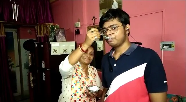 এবার জয়েন্ট এন্ট্রান্স পরীক্ষায় প্রথম দশের মেধা তালিকায় হাওড়ার দুই ছাত্র