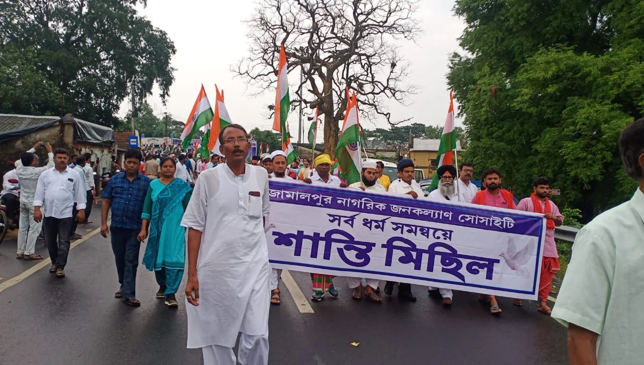 নবী অবমাননার প্রতিবাদে সর্ব ধর্মের মানুষের অভিনব মিছিল