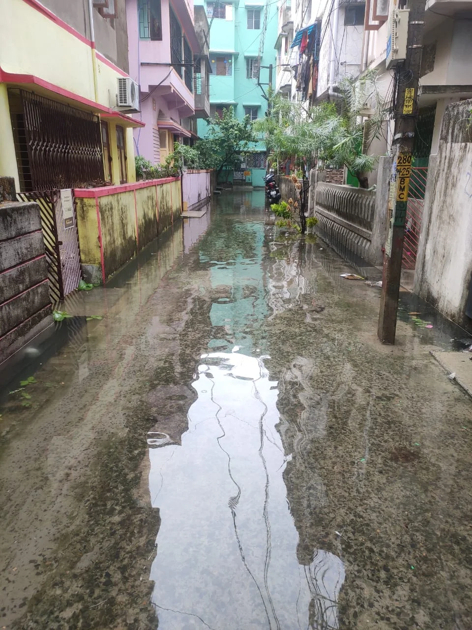 ঘণ্টাখানেকের বৃষ্টিতে জলমগ্ন নিউ টাউন ও বিধাননগর উপনগরীর একাংশ