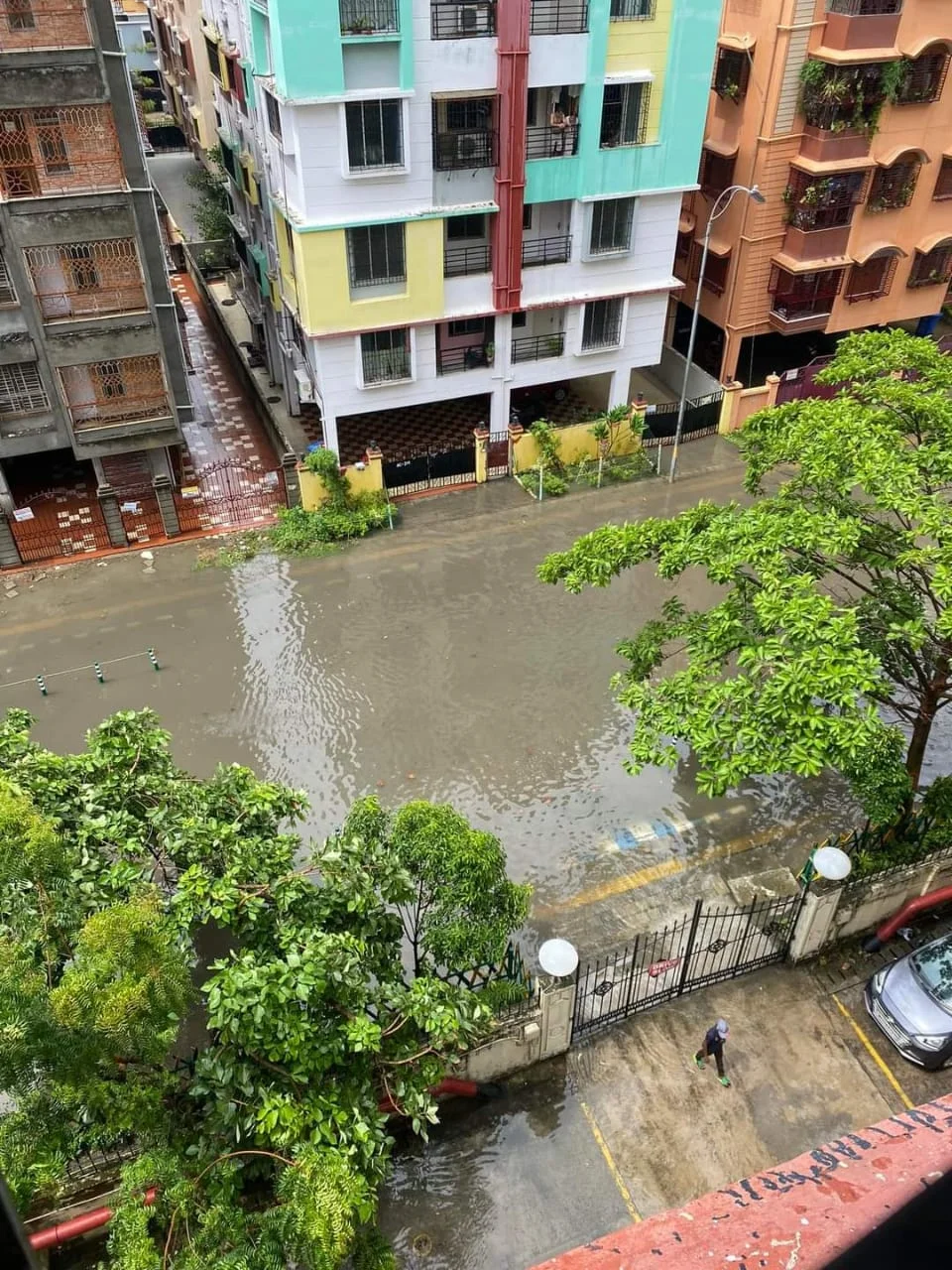 ঘণ্টাখানেকের বৃষ্টিতে জলমগ্ন নিউ টাউন ও বিধাননগর উপনগরীর একাংশ