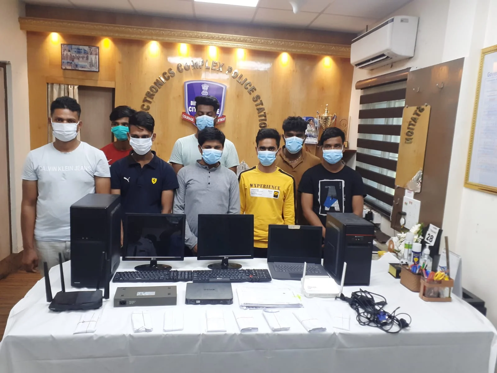 সল্টলেকে ভুয়ো কল সেন্টার, ধৃত ৮