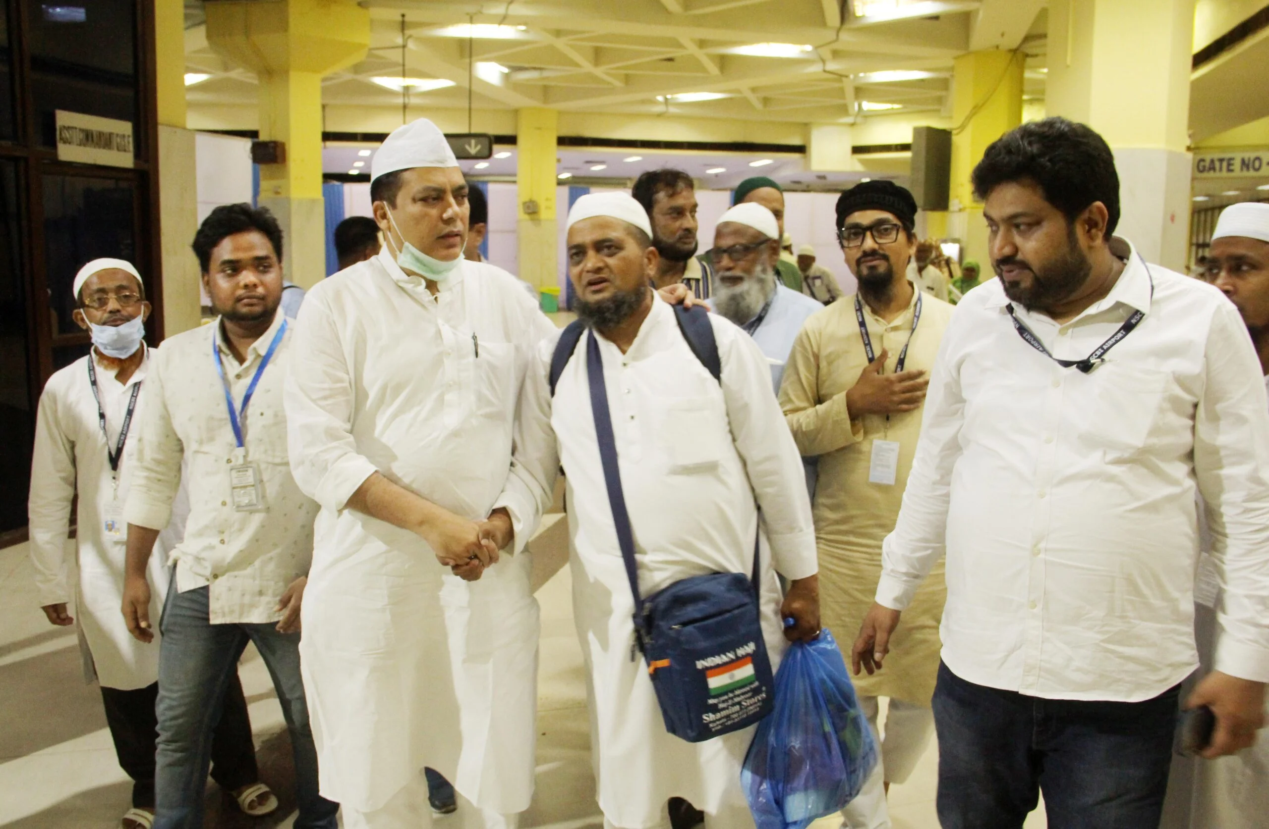 কলকাতায় ফিরলেন রাজ্যের হাজীরা,  হজ সম্পূর্ণ করায় আল্লাহর কাছে শুকরিয়া আদায়