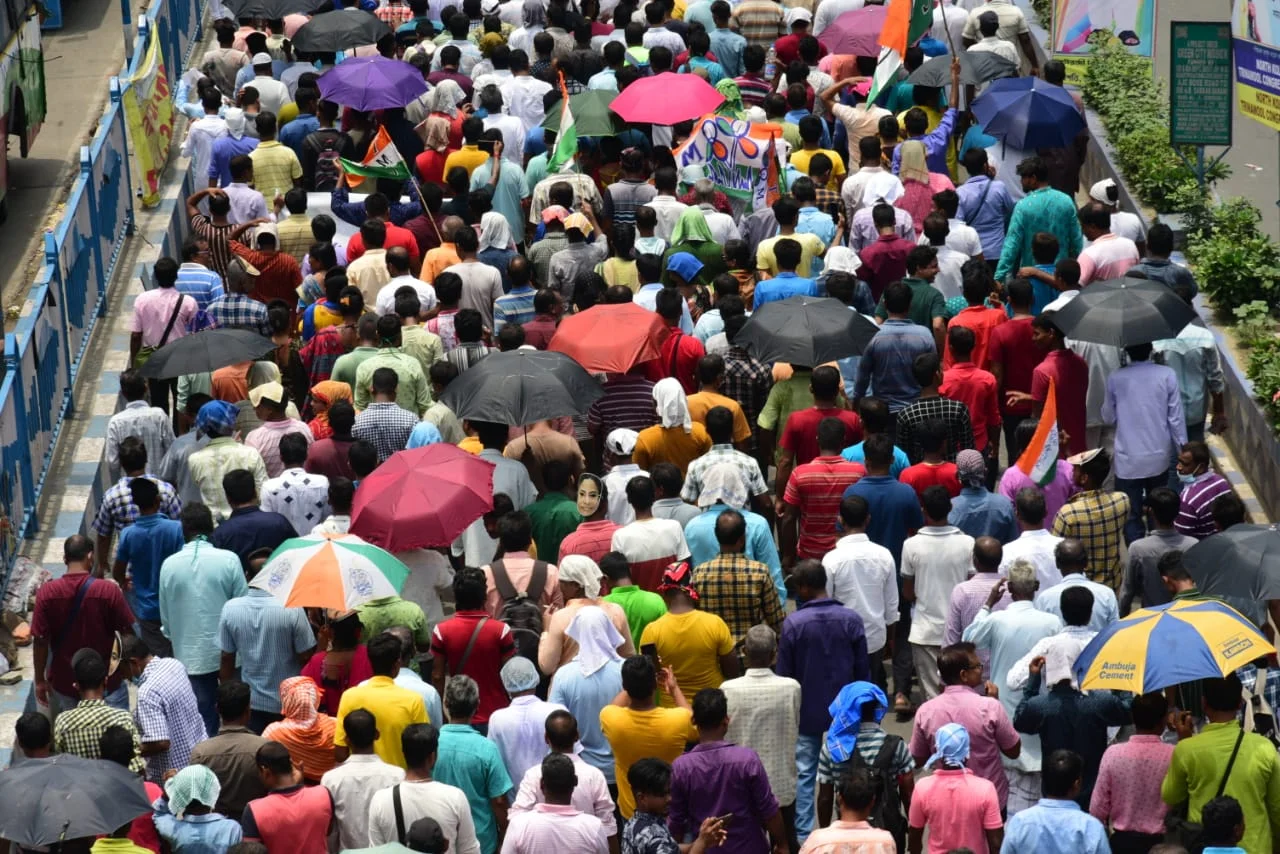 ২১ শে জুলাই আবেগে ভাসছে শহর