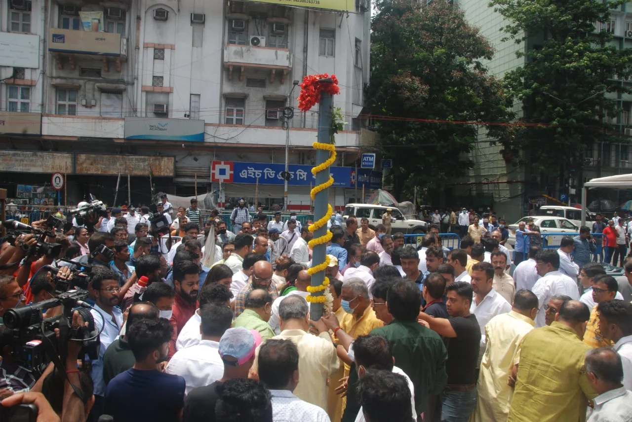 খুঁটি পুজো করে একুশে জুলাইয়ের মঞ্চ বাঁধার কাজ শুরু করল তৃণমূল, দেখুন ছবিতে সেই প্রস্তুতি